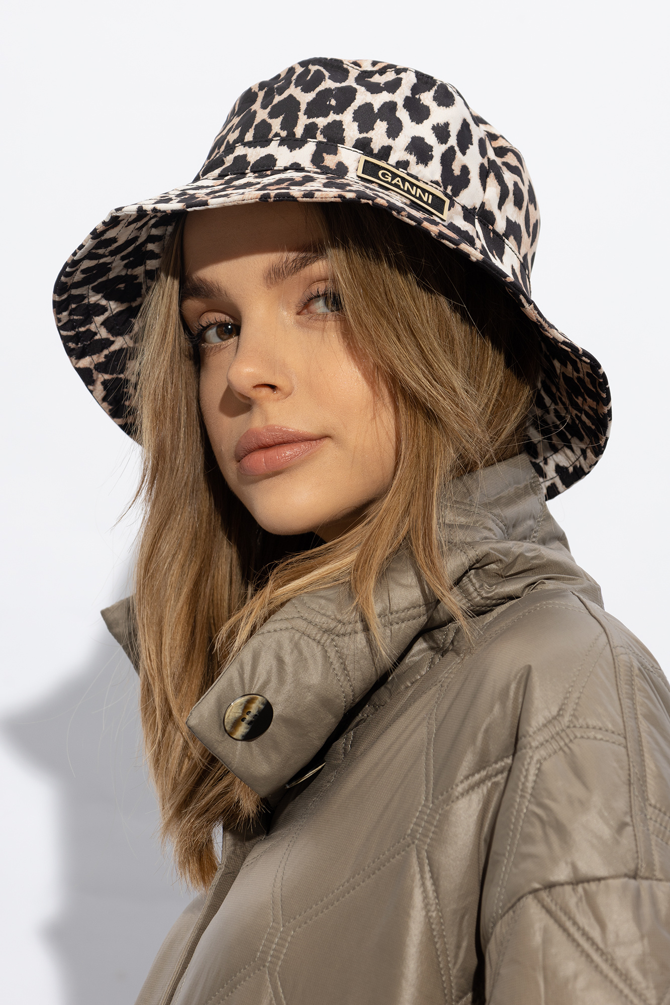 Ganni leopard store bucket hat